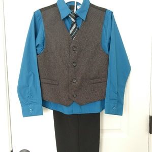 Boys suit set (size 12)